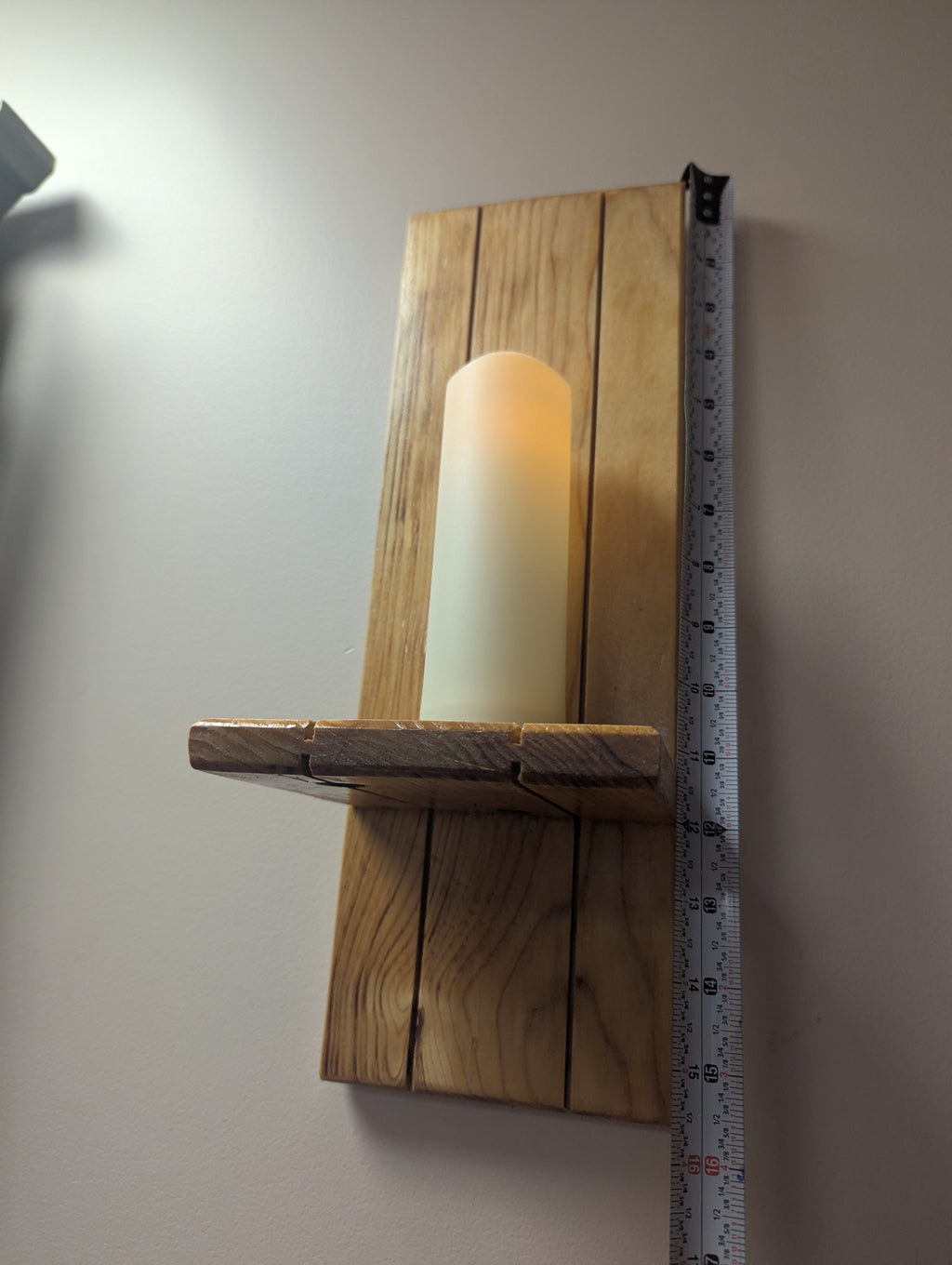 Wall sconce