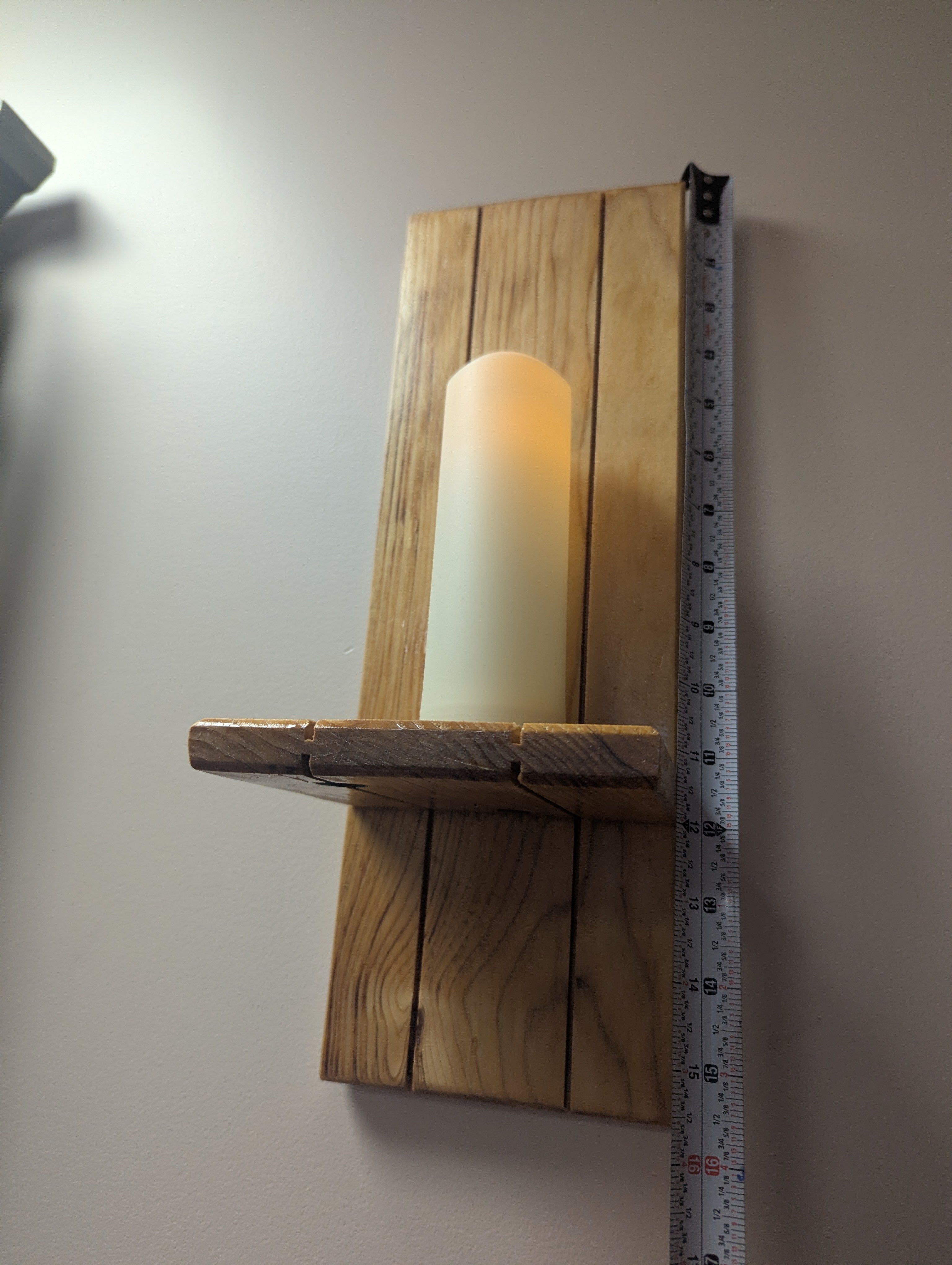 Wall sconce